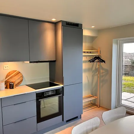 Apartment With Garden And Sea View