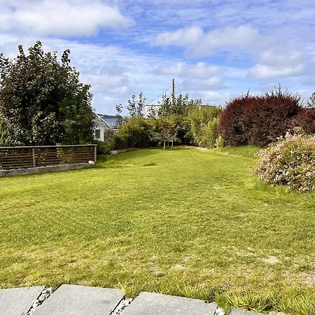 Apartment With Garden And Sea View