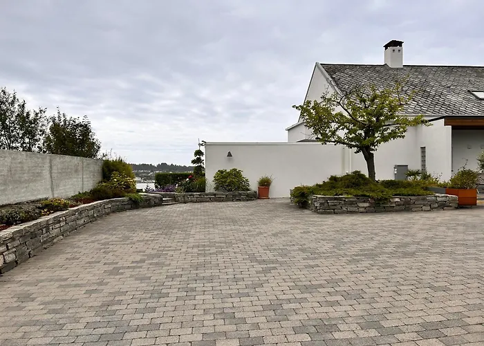 With Garden And Sea View *